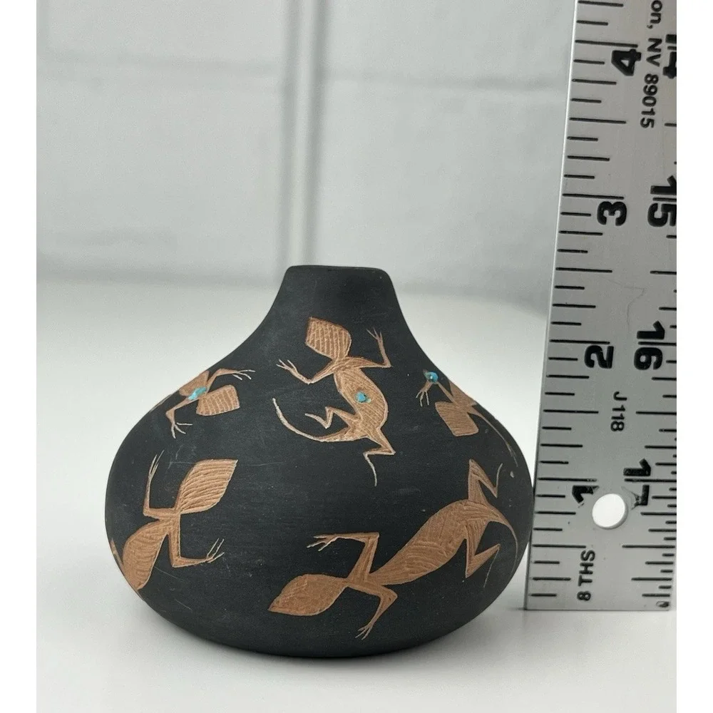Kuutimaitsa Acoma Pottery Salamander Lizard Seed Pot Vase Black Turquoise Signed